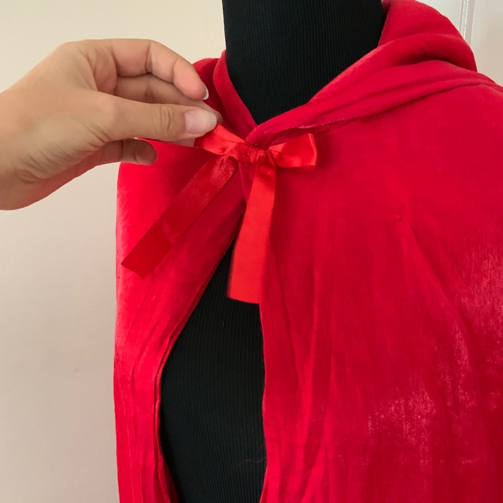 Red Riding Hood Cape Costume - Picture 2 of 5